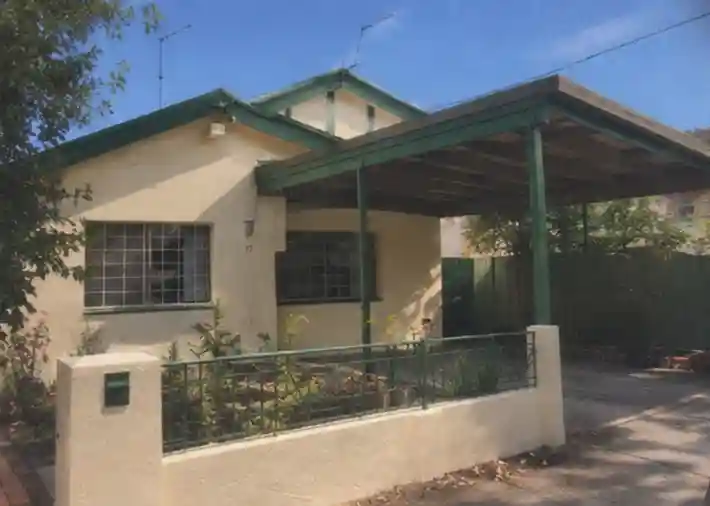 Fake image of the old house.
